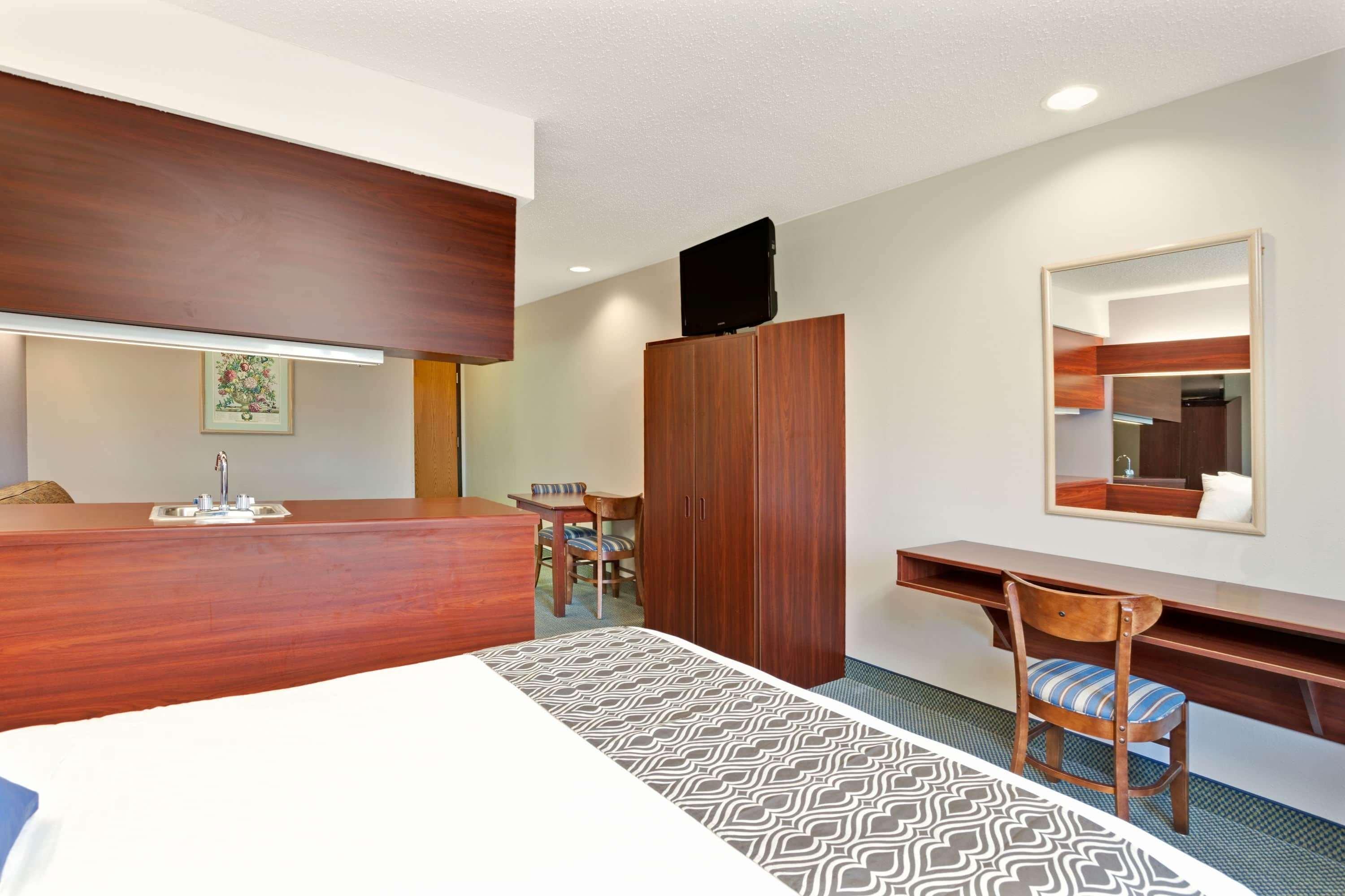 Microtel Inn & Suites By Wyndham Detroit Roseville Extérieur photo
