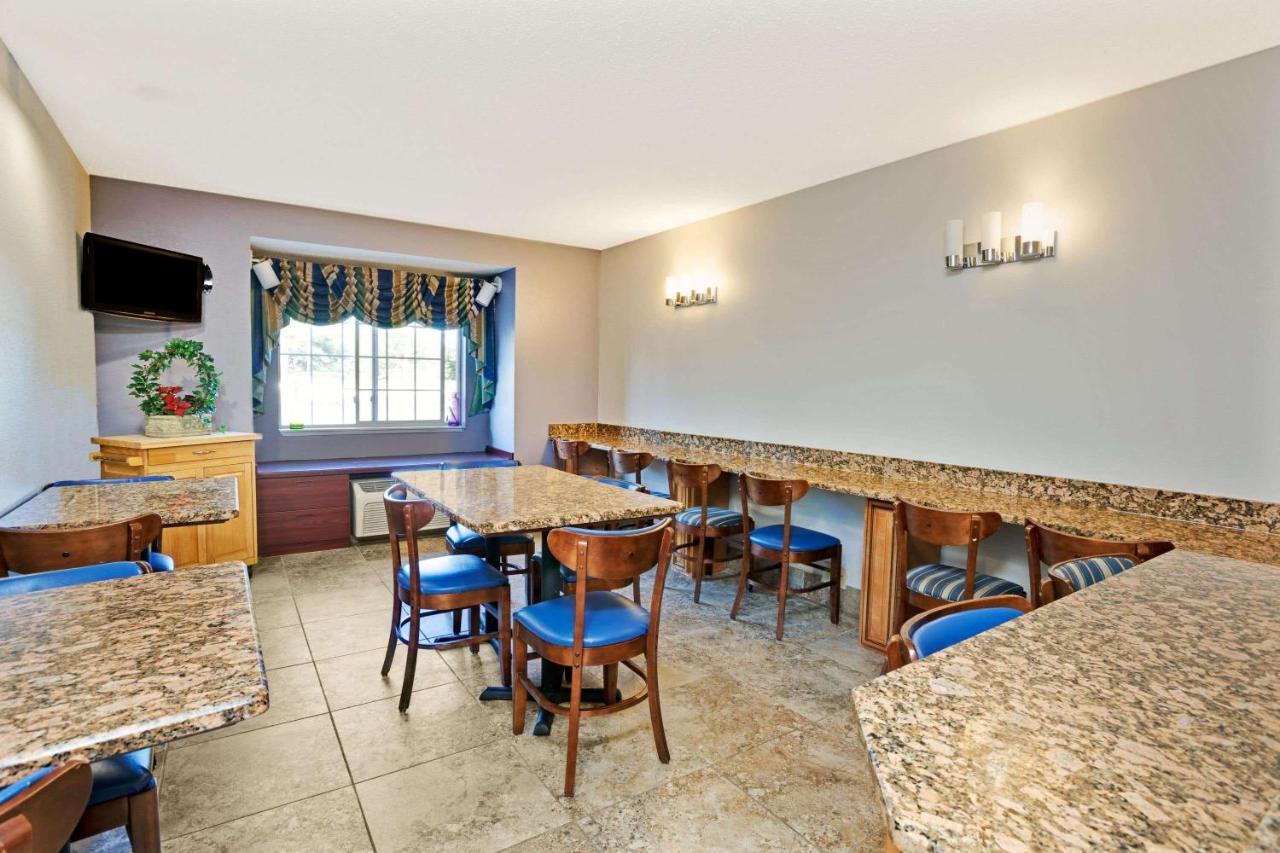Microtel Inn & Suites By Wyndham Detroit Roseville Extérieur photo