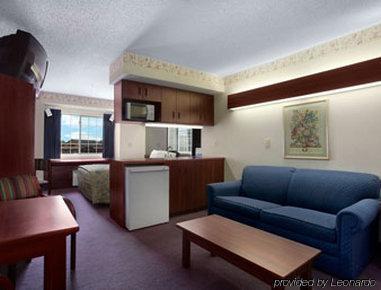 Microtel Inn & Suites By Wyndham Detroit Roseville Chambre photo