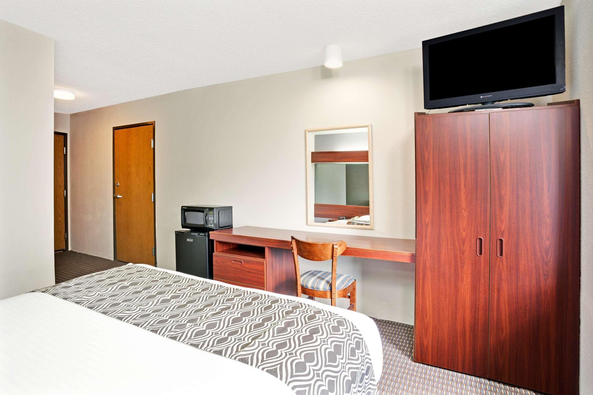 Microtel Inn & Suites By Wyndham Detroit Roseville Extérieur photo