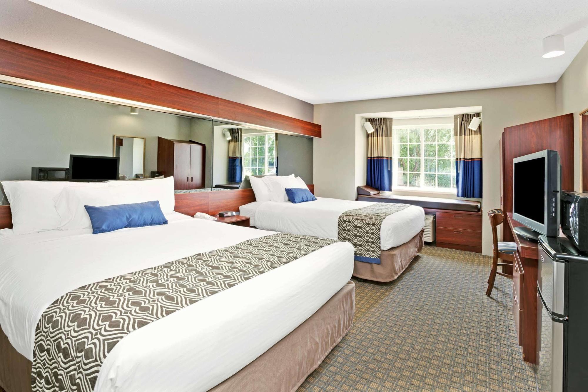 Microtel Inn & Suites By Wyndham Detroit Roseville Extérieur photo